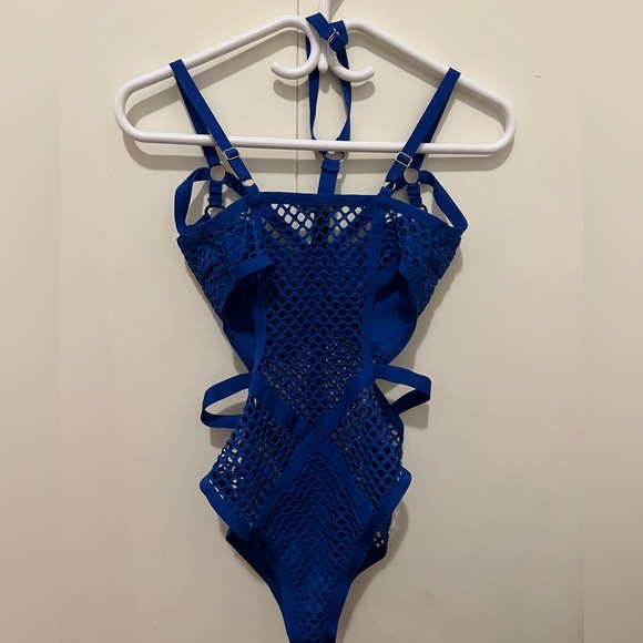 New WOW Couture One Piece - Picture 2 of 2